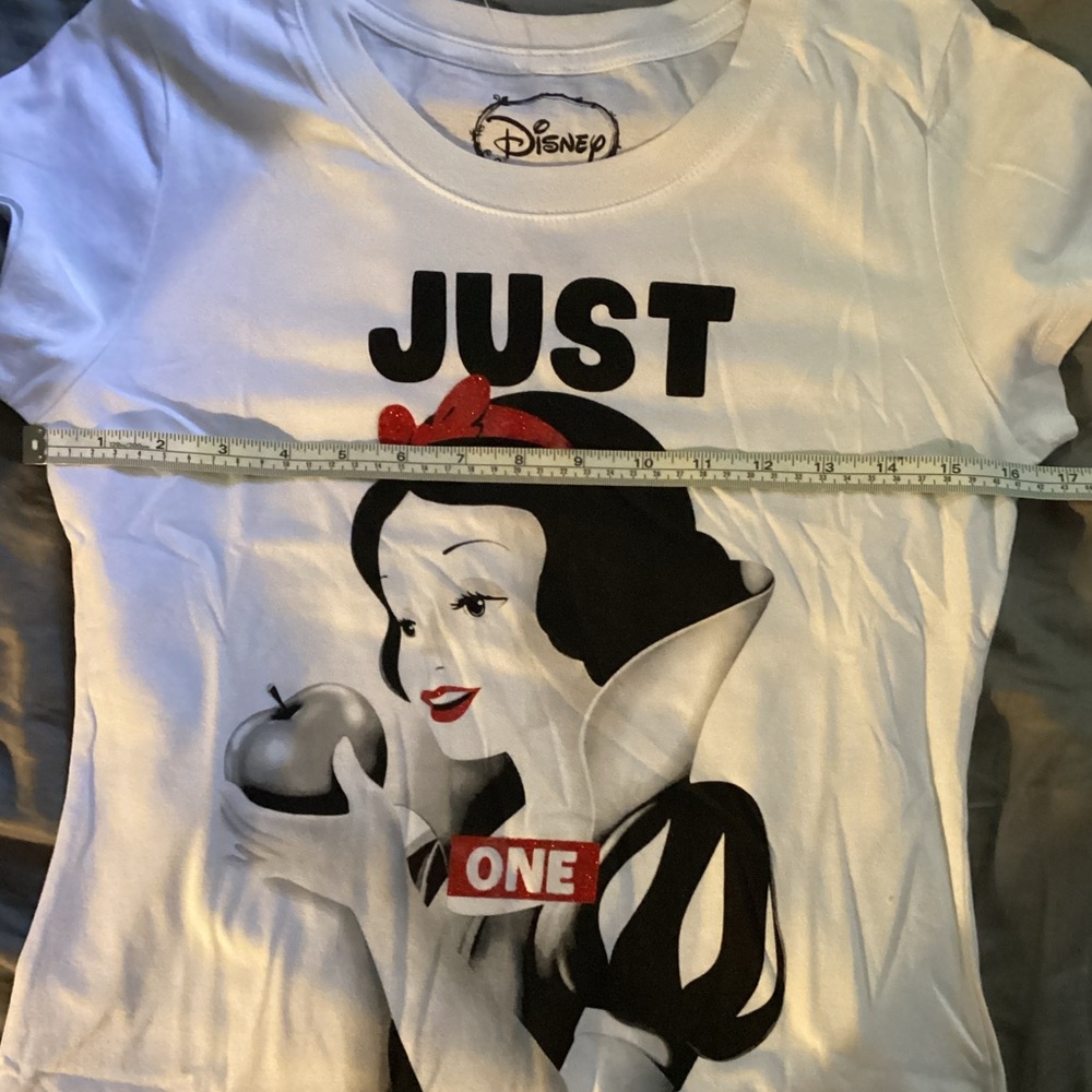 Disney Snow White -Just One Bite T-Shirt - Picture 5 of 5